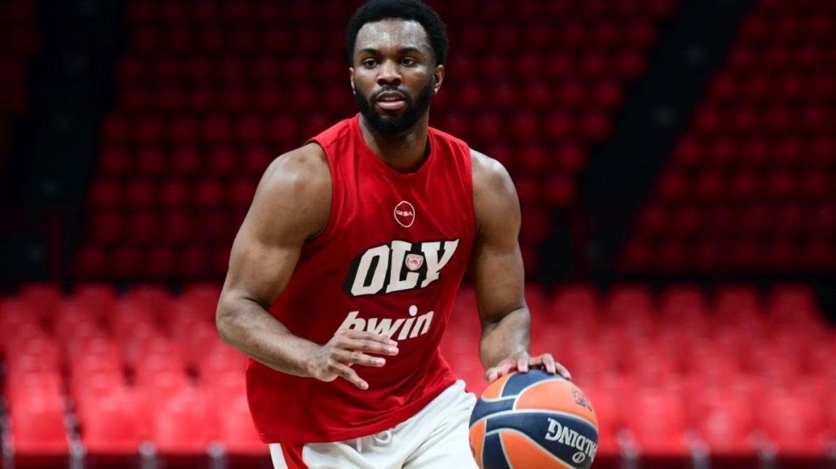 Olympiacos, si rivede Keenan Evans: è tornato ad allenarsi in gruppo