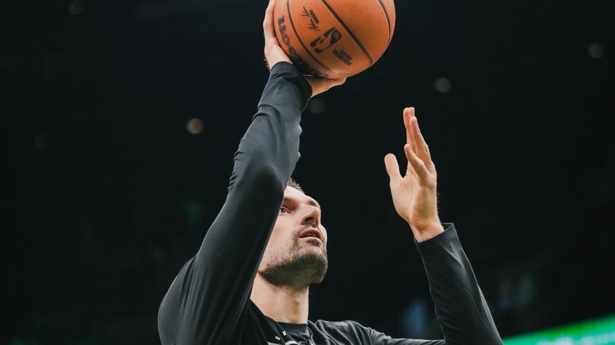 Nikola Vucevic riesce a tenersi in allenamento mentre attende la guarigione