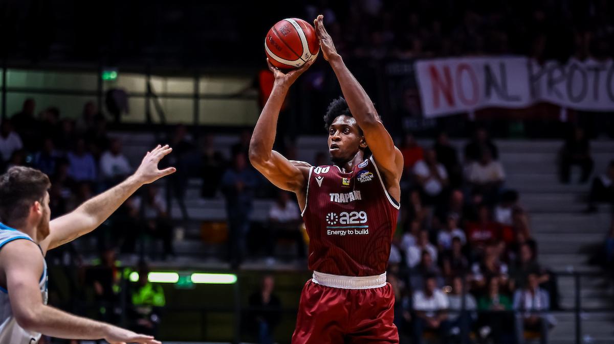 Trapani Shark attende Brescia, Eboua: «La capolista possiamo batterla»