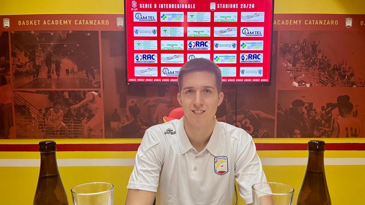 Serie B - Pala Pulerá: "gara in giallorosso" tra Basket Academy Catanzaro e Basket School Messina
