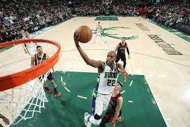 NBA - I Bucks sono pessimisti sul ritorno di Khris Middleton per gara 7