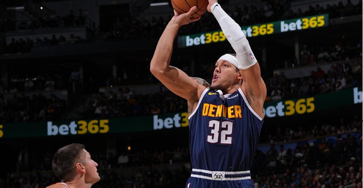 NBA - "Tripla doppia" Jokic guida Denver alla prima vittoria stagionale contro i Suns