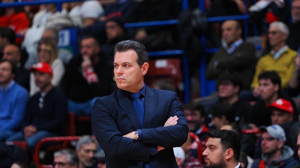 Dimitris Itoudis dopo Milano: «Final Four? Stiamo vivendo in aereo. Restiamo umili»