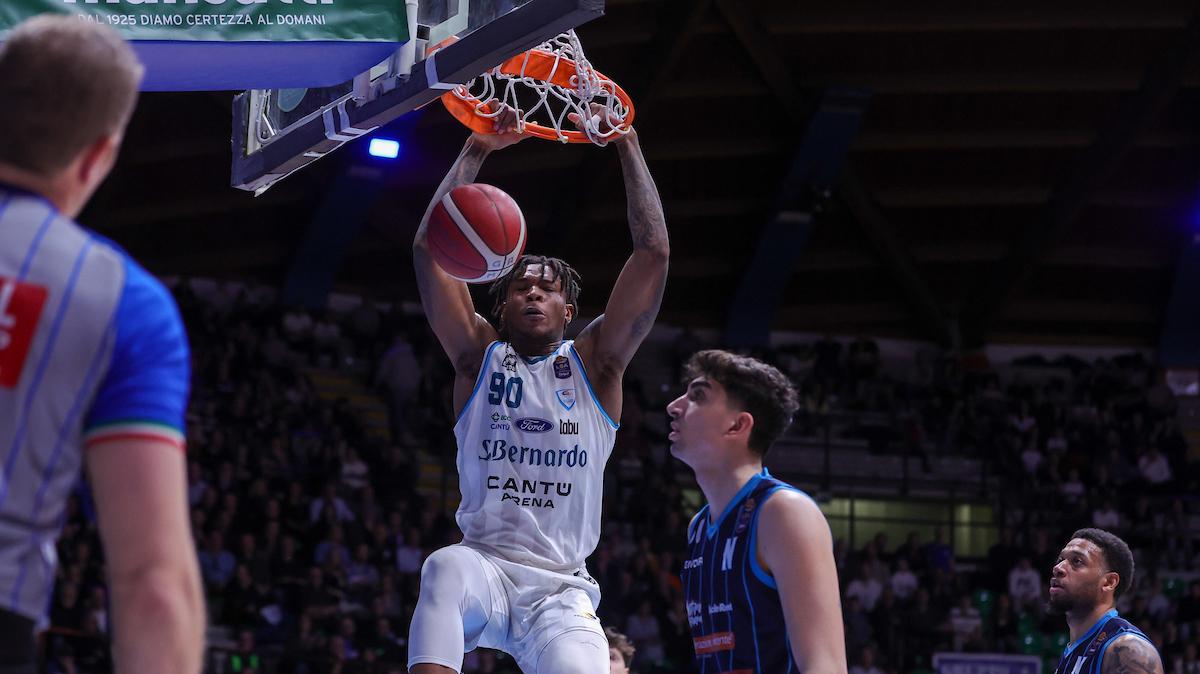 Pagelle: Cantù, che vittoria su Napoli. Finalmente Chiozza, in crescita Okeke