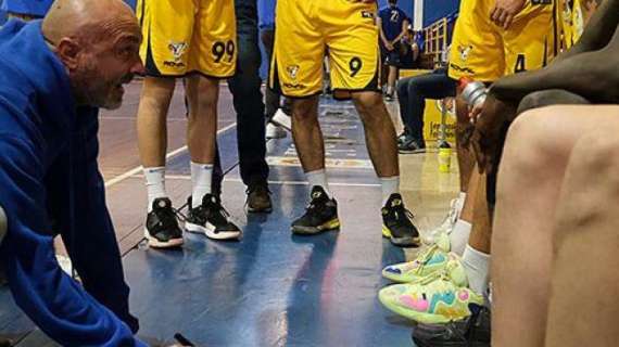 Serie B - Virtus Pozzuoli, Spinelli: "Con Taranto una prova di carattere"