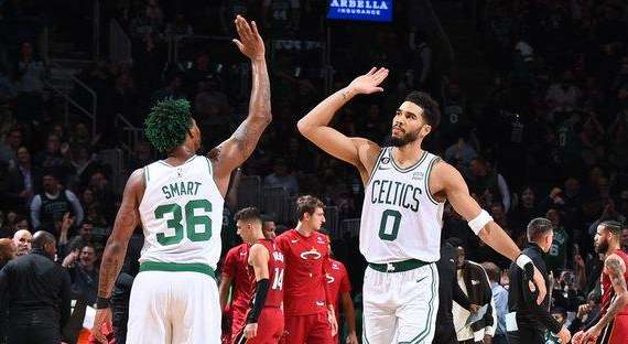 NBA - I Boston Celtics piegano i Miami Heat nella loro corsa in testa