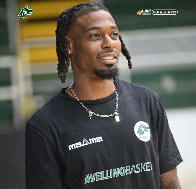 A2 - Jay Jay Chandler arriva ad animare il ritiro del Basket Avellino