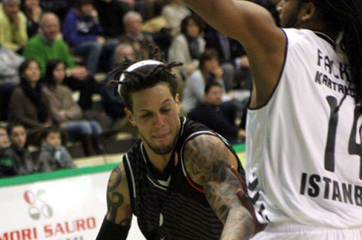 Hackett non rimarrà a Siena