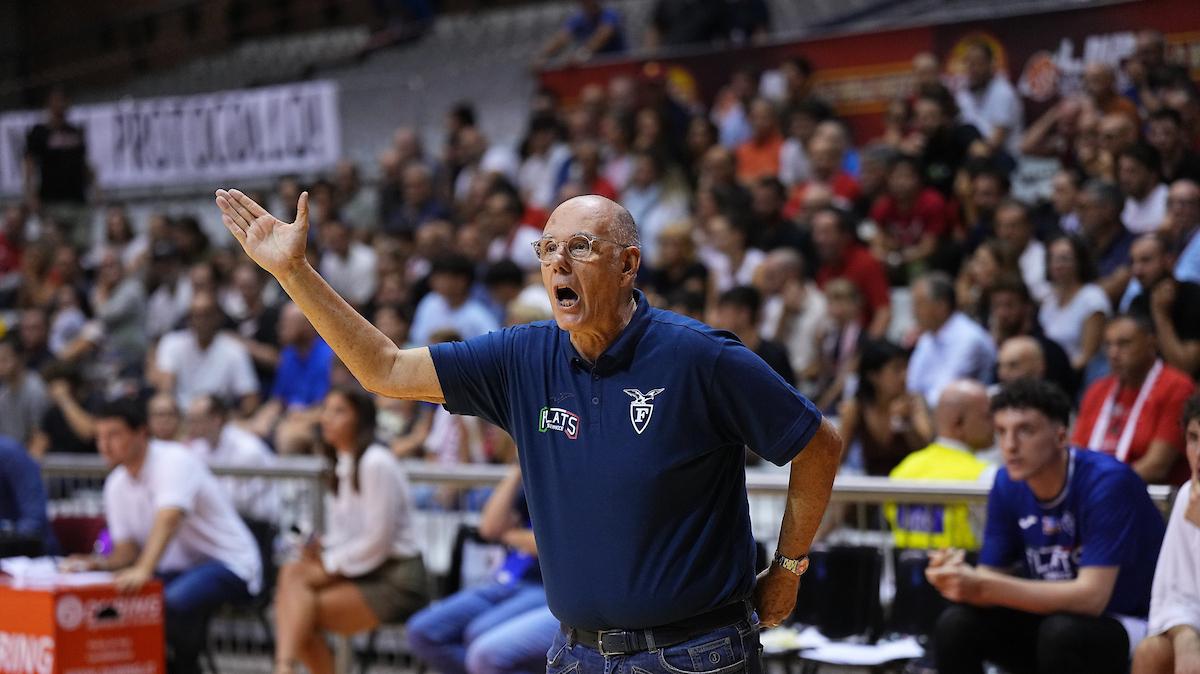 Fortitudo Bologna, domenica arriva Pesaro al PalaDozza: la presentazione di coach Caja