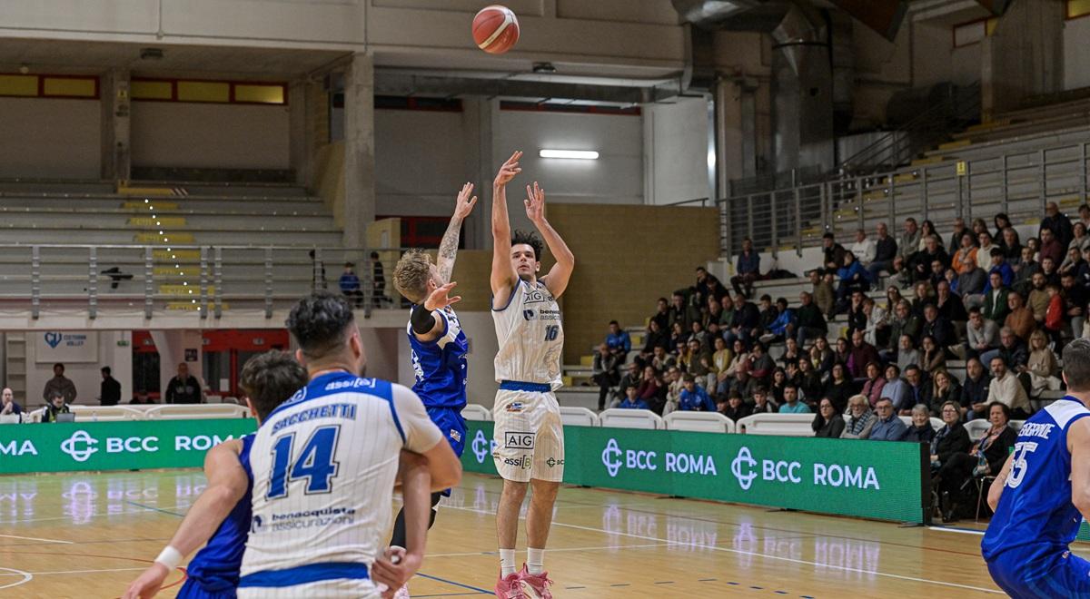 Serie B - Benacquista, cuore e carattere anche contro l'Adamant Ferrara