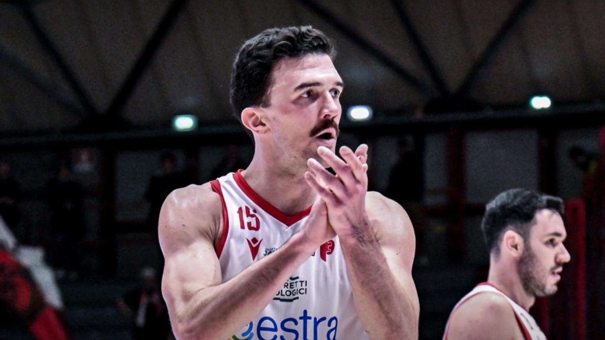 L'Estra Pistoia di nuovo al successo contro Forlì: 22 di Ivan Buva