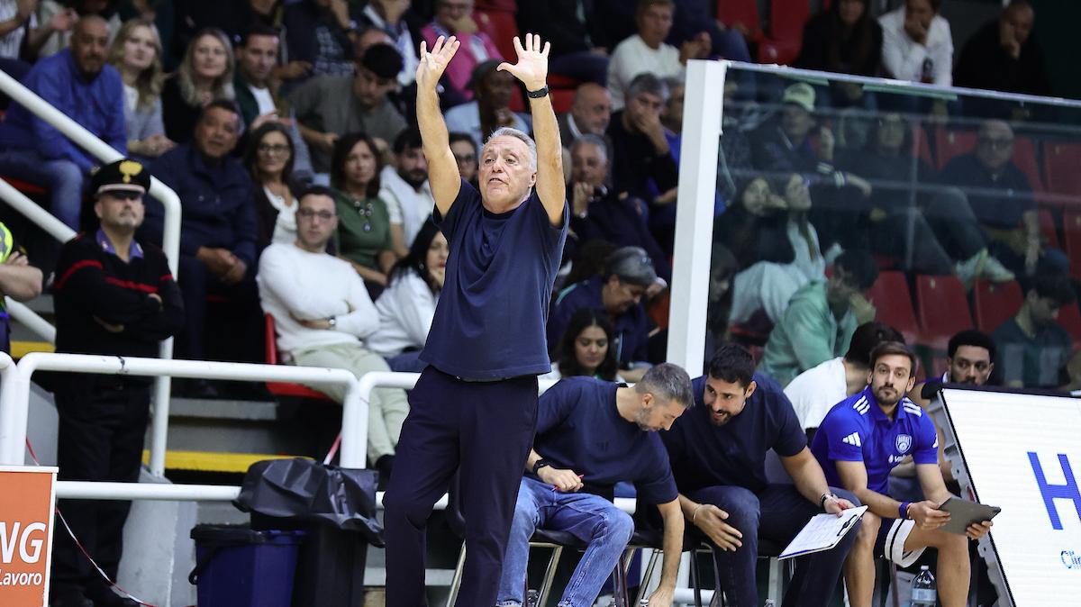 A2 - Brindisi, Bucchi: “Solidi e concentrati, difesa eccellente e maturità mostrata per tutti i quaranta minuti”