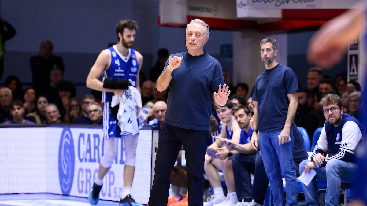 A2 - Brindisi, Bucchi: «Ce la siamo sudata e meritata. Qualcosa da limare ma abbiamo trovato alternative in corsa»