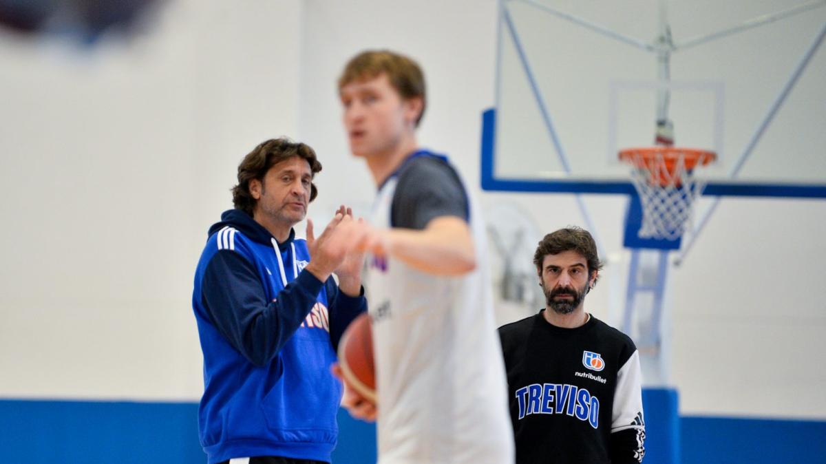Treviso, Nicola: «Virtus squadra di altissimo livello». Macura e Cappelletti all'esordio