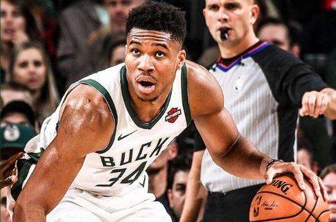 NBA - Giannis e i Bucks respingono l'assalto dei Raptors