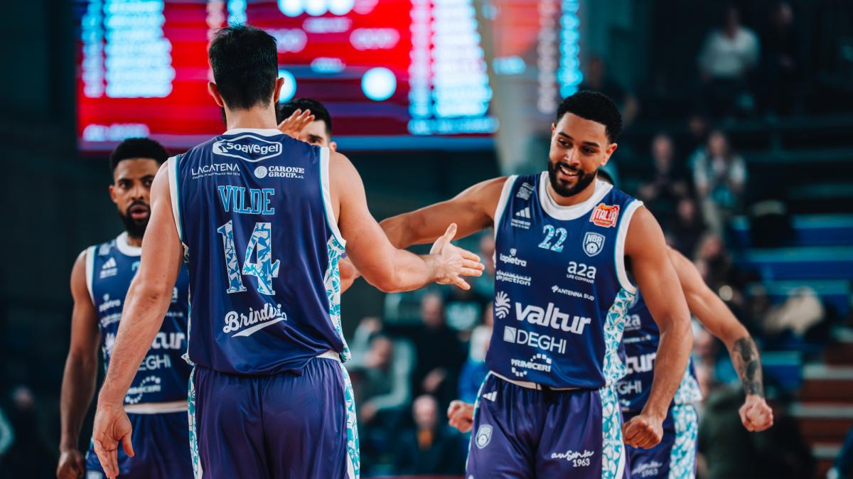 Radonjic sbaglia, Tomassini no. Rimini vola in finale battendo una coriacea Brindisi