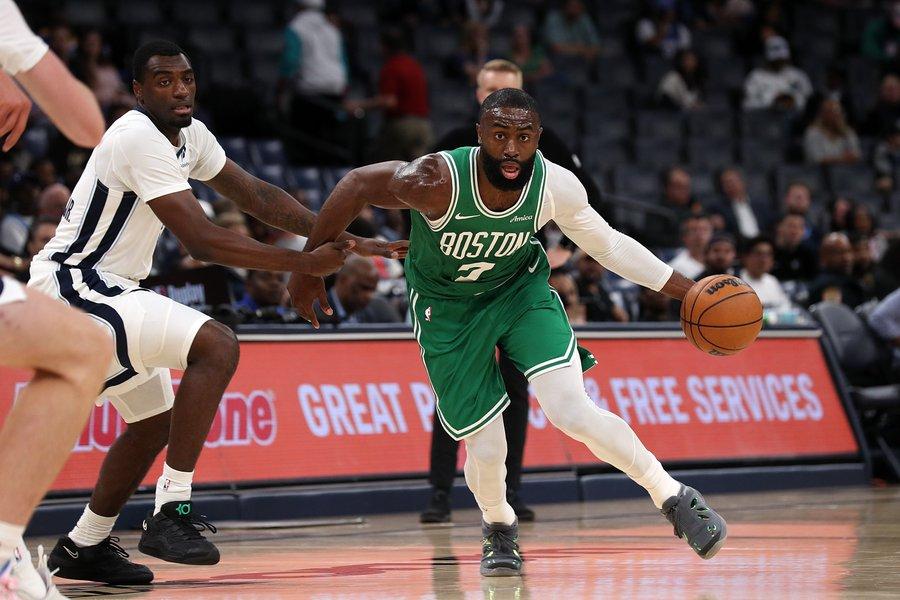 NBA Preseason - I Celtics dominano a Memphis, Brown e White brillano