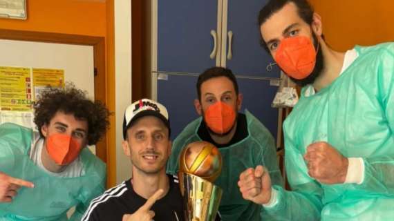 Virtus Bologna, il trofeo portato in ospedale da Achille Polonara