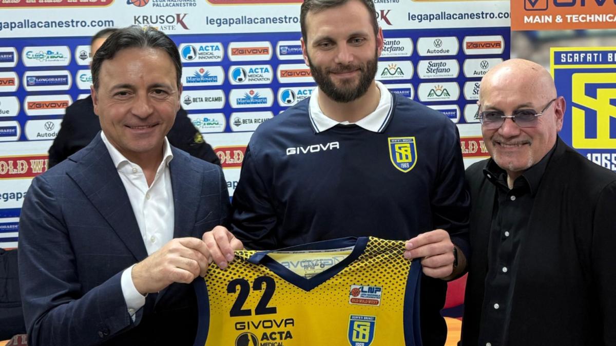 Napoli, Gentile saluta (da capitano): si "discute e mormora sulla vicenda"