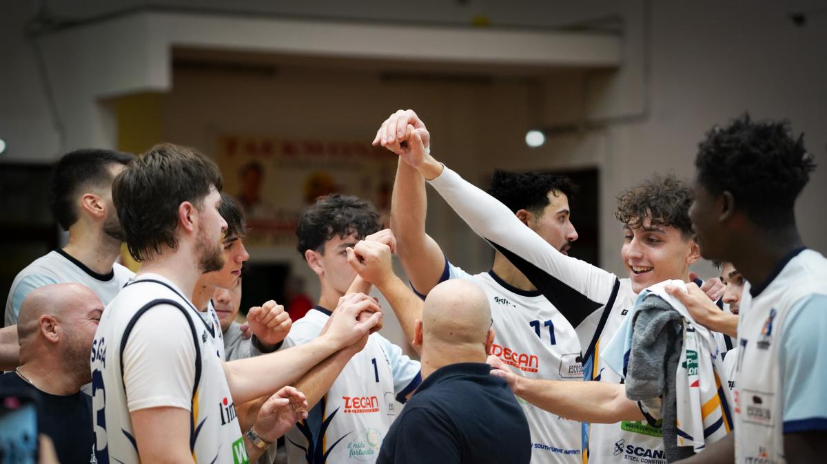 Serie B - Dinamo Brindisi, poker al PalaZumbo: battuta anche Rende