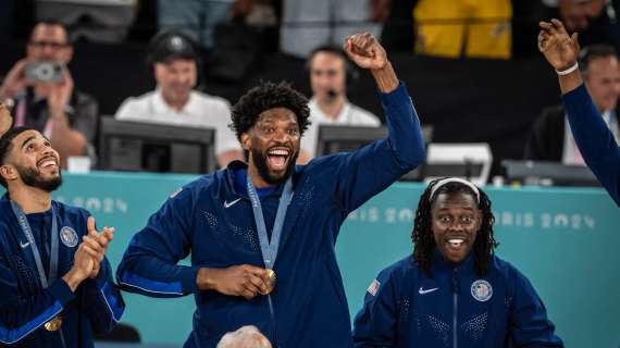 Il Camerun onora Joel Embiid dopo la vittoria alle Olimpiadi di Parigi