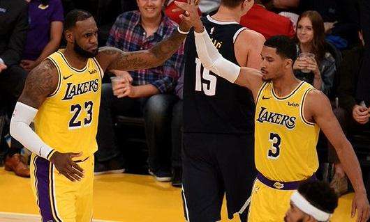 NBA - LeBron James "Vecchio? Posso giocare a qualsiasi velocità possano andare i Lakers"