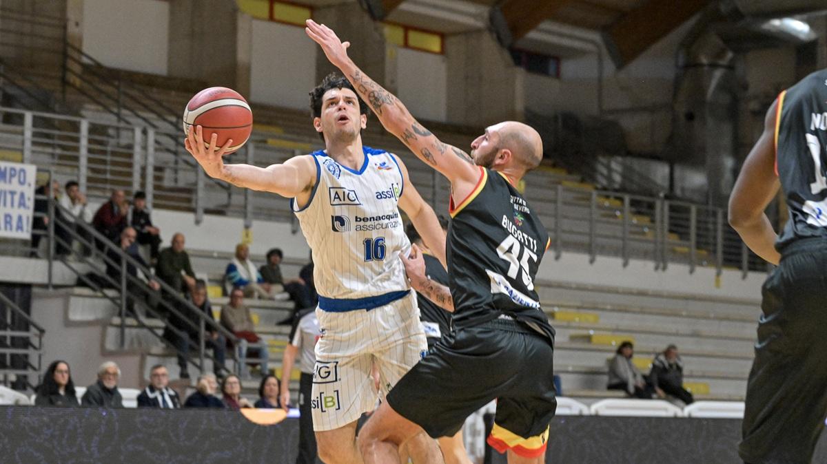 Serie B - Benacquista all'esame Piombino, campo tradizionalmente difficile