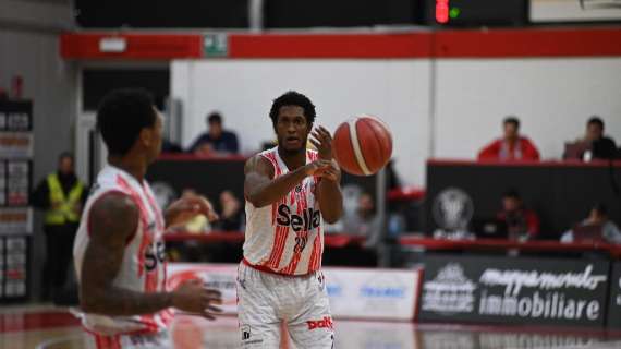 A2 - La Sella Cento batte Cividale per la 2° vittoria consecutiva, 16 di Mitchell all'esordio