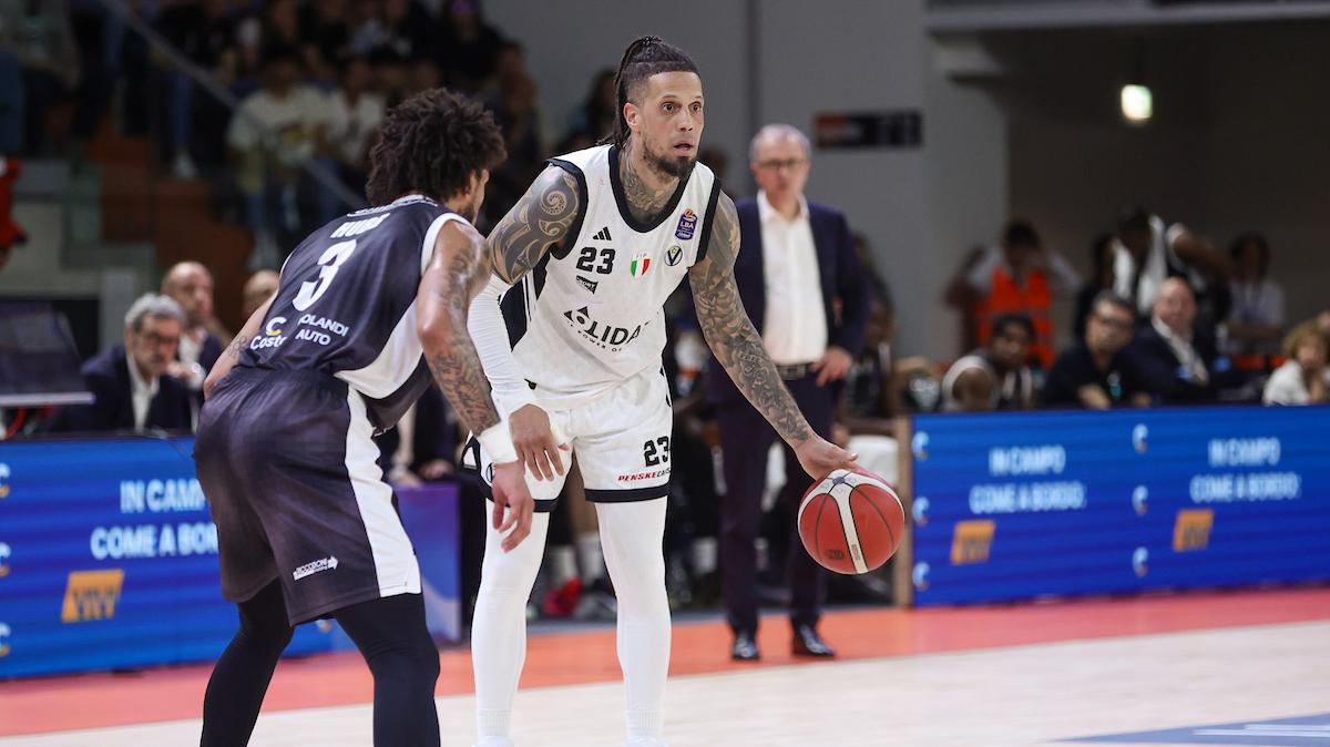 Intervallo: Tortona chiude un primo tempo da 1/20 da tre contro Bologna