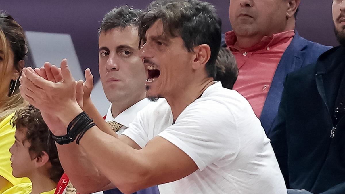 Giannakopoulos incendia la serata: caos in campo e attacco frontale a Bartzokas