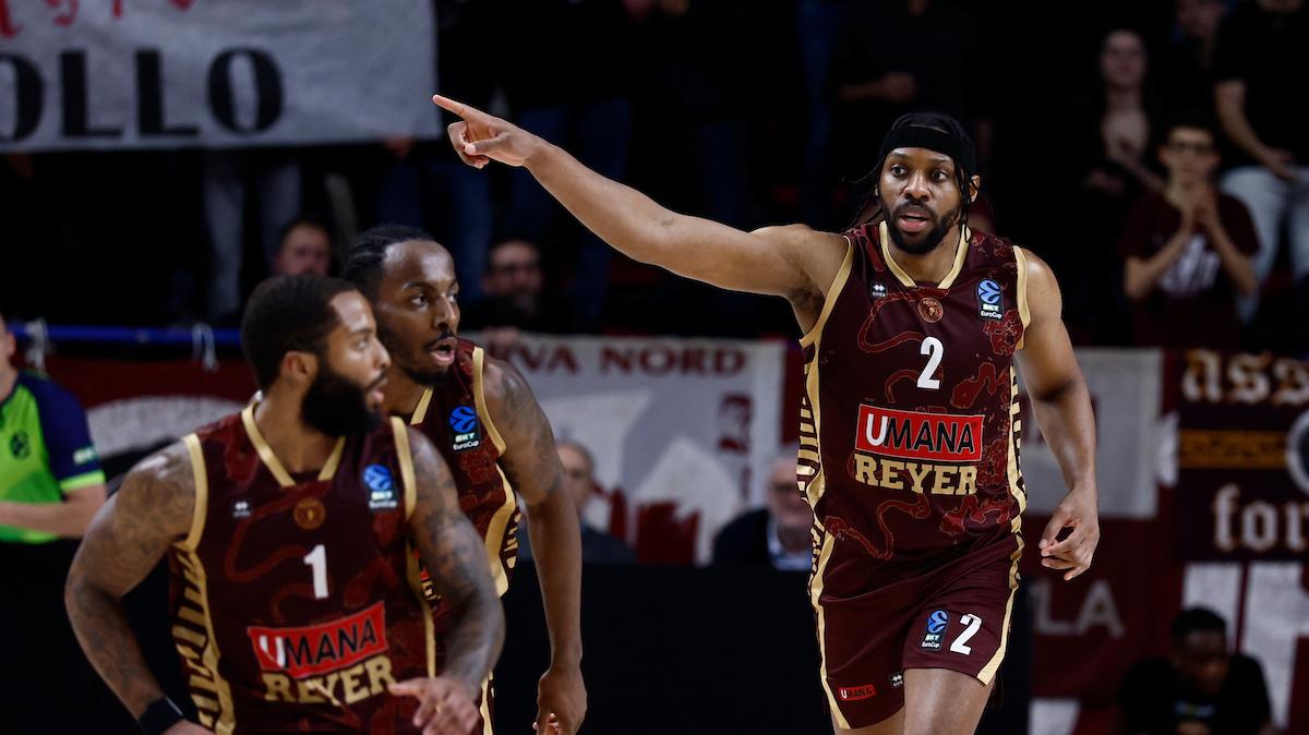Reyer Venezia, le condizioni di Chris Horton: lesione muscolare per il lungo