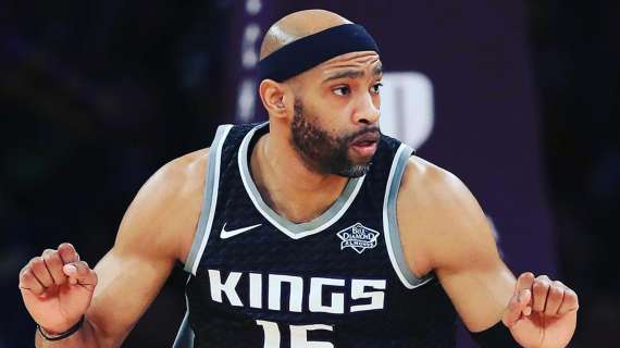 Vince Carter signs a one year deal with the Hawks