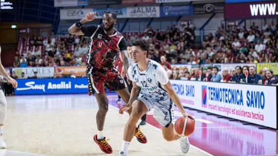 Cantù resiste un tempo, la Reyer Venezia dilaga con 19 di RJ Cole