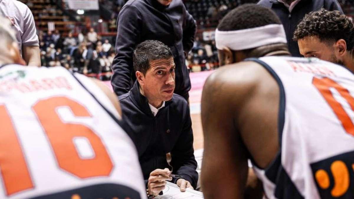 A2 - Crisi Unieuro Forlì, Martino: «Non è facile moralmente gestire così tante sconfitte»