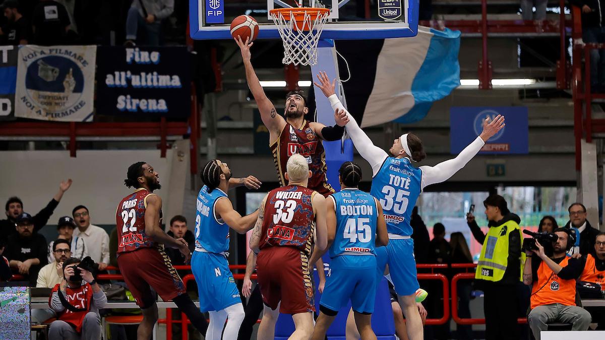 Guerri Napoli vs Reyer Venezia: diretta 4Q 59-74 38'
