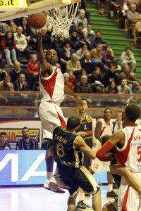 Pistoia: Bobby Jones vs Brindisi in campo a mezzo servizio