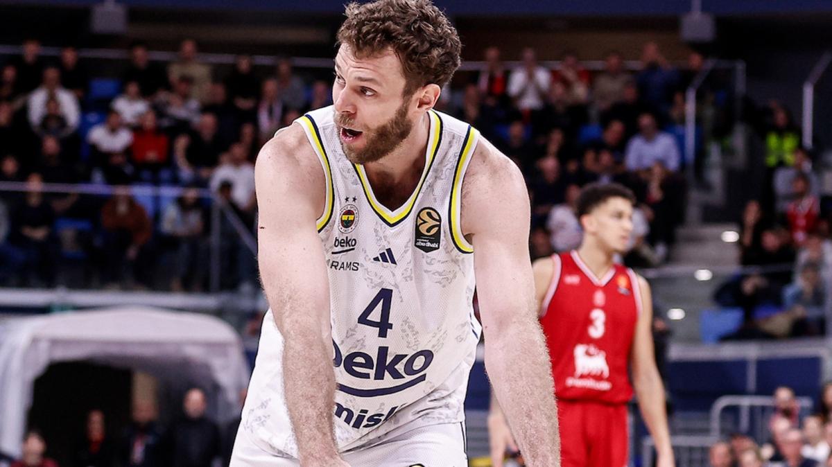 Batosta Nicolò Melli: frattura del piede e due mesi di stop