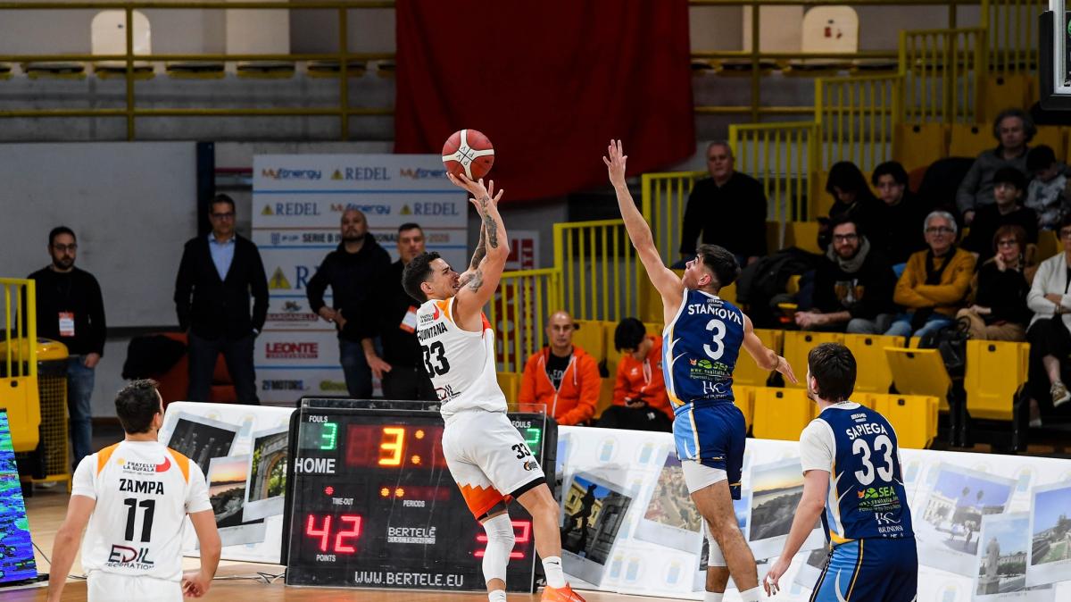 Serie B - Viola Reggio, Laquintana: "Adesso non dobbiamo accontentarci"