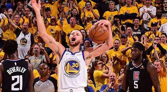 NBA Playoff - Warriors, Steph Curry fa piangere i Clippers