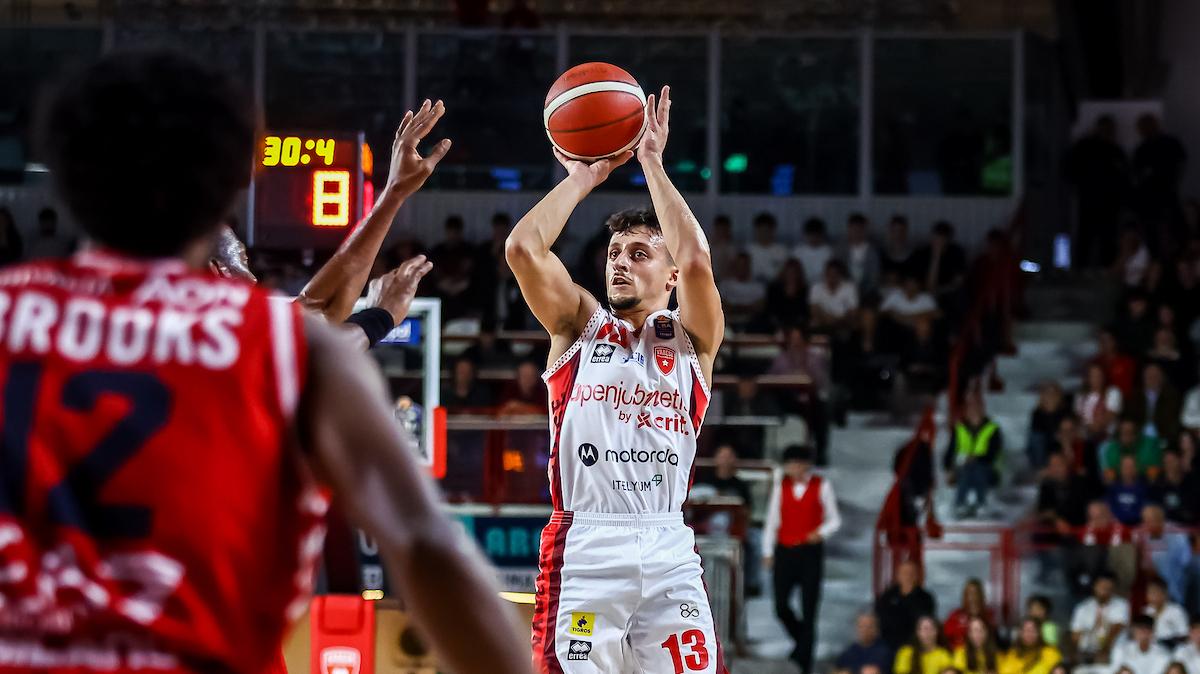 Varese, l'analisi di capitan Librizzi: «Serve più continuità. Renfro ci darà grande energia»