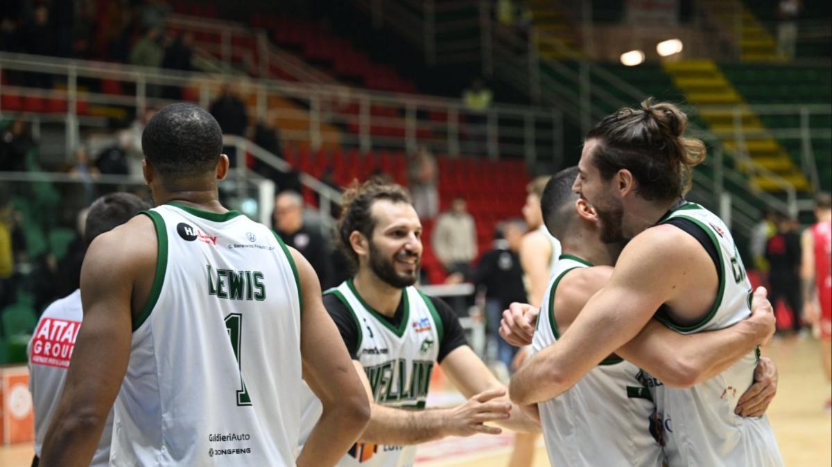 A2 - Avellino, Di Carlo: «Complimenti ai ragazzi perchè hanno avuto la forza di cambiare»