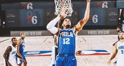 NBA - I Sixers piegano alla fine gli Orlando Magic
