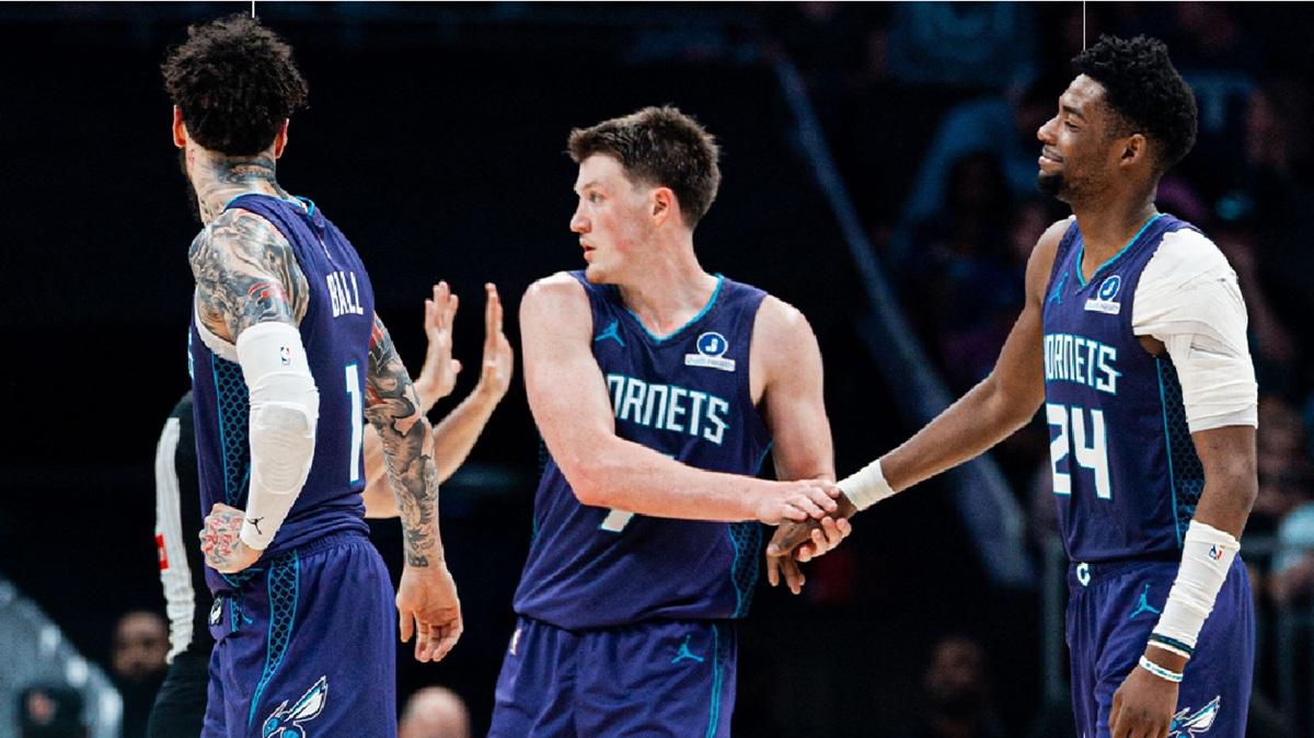 Miller e Knueppel guidano Charlotte, Hornets in controllo sui Pacers