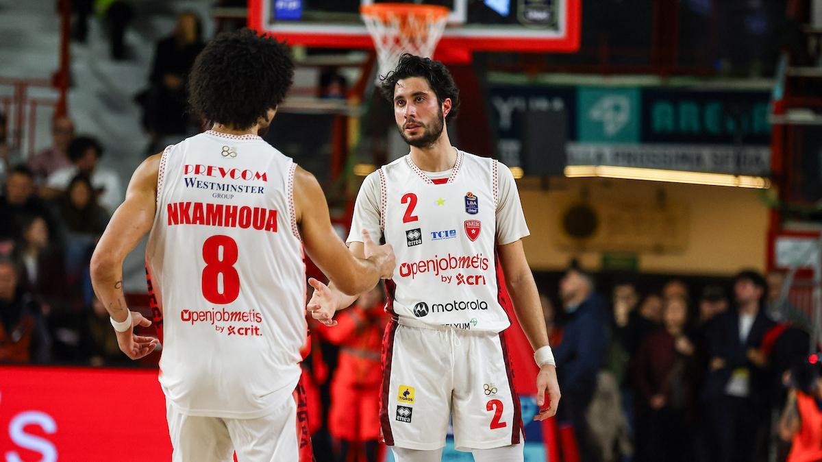 Varese, Alviti all'intervallo: «Partita lunga, dobbiamo essere più aggressivi in difesa e correre»