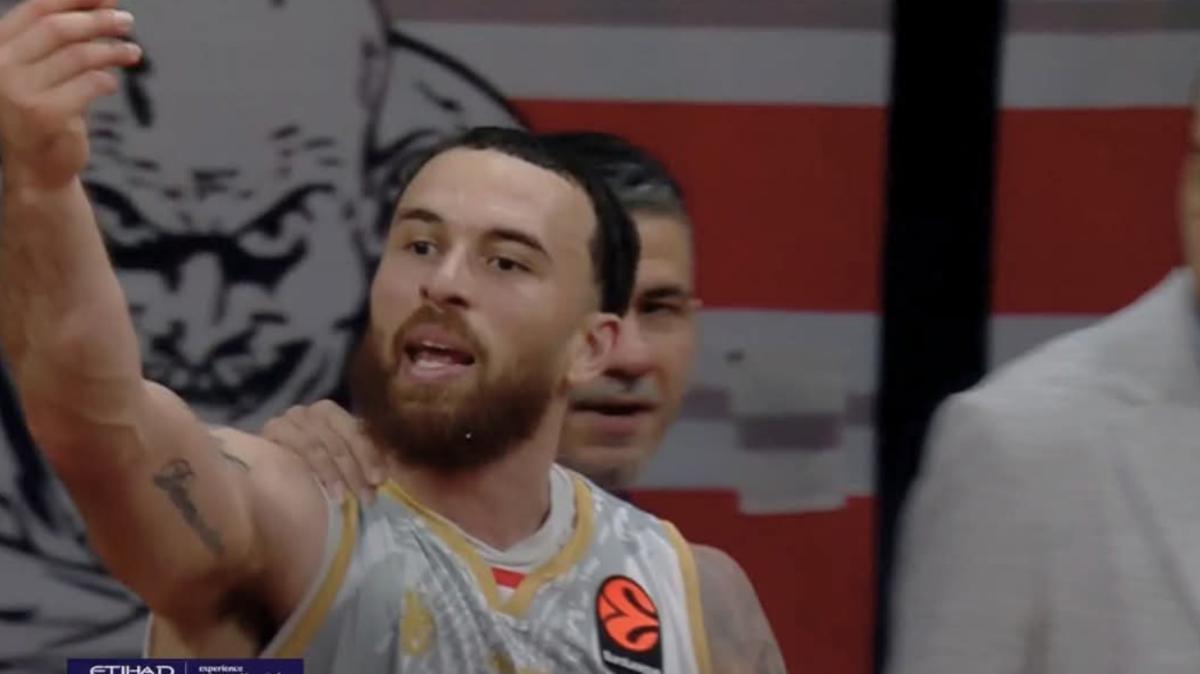 Mike James fa mea culpa dopo l'espulsione contro l'Olympiacos: «Ho danneggiato la mia squadra»