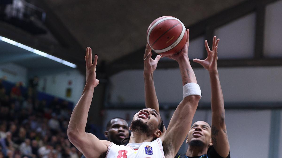 Highlights LBA | Stewart e Varese fanno il colpo al PalaRadi della Vanoli