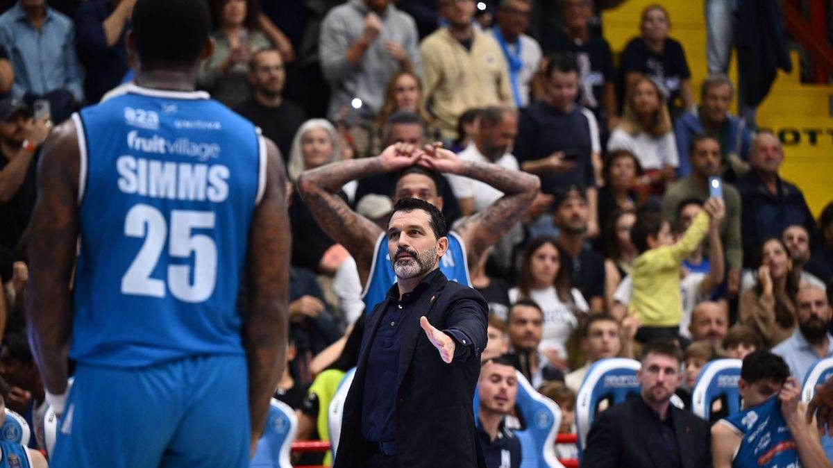 Napoli Basket, Croswell sarà sostituito con una guardia/ala