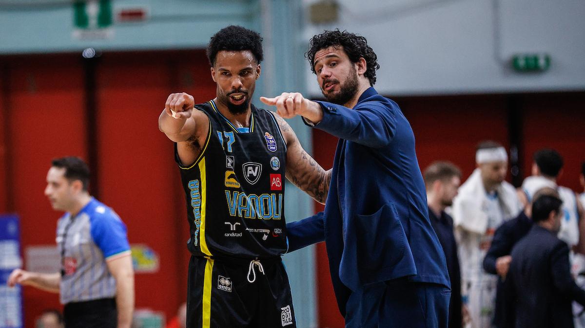 Dinamo Sassari, Vitali per la panchina. Idea Citrini come Direttore Sportivo