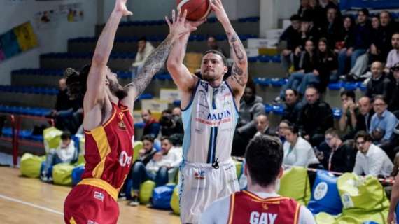 UFFICIALE B - Sant'Antimo, fulmine a ciel sereno: saluta Marshall Nelson