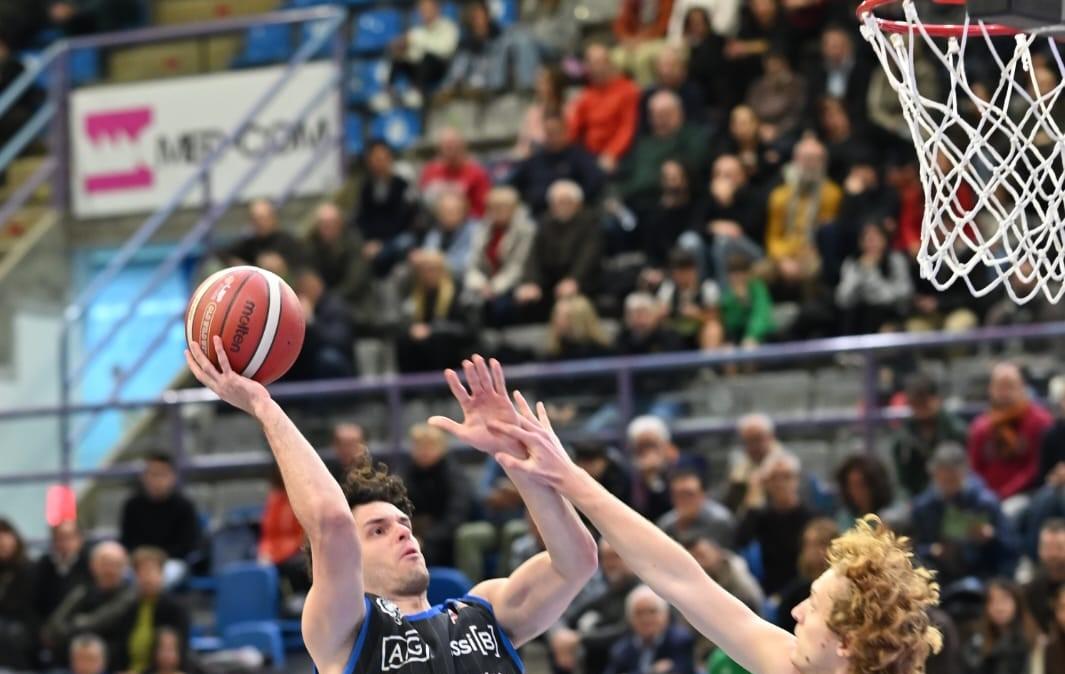 Serie B - La Benacquista espugna il PalaCattani e rompe l’imbattibilità casalinga di Faenza